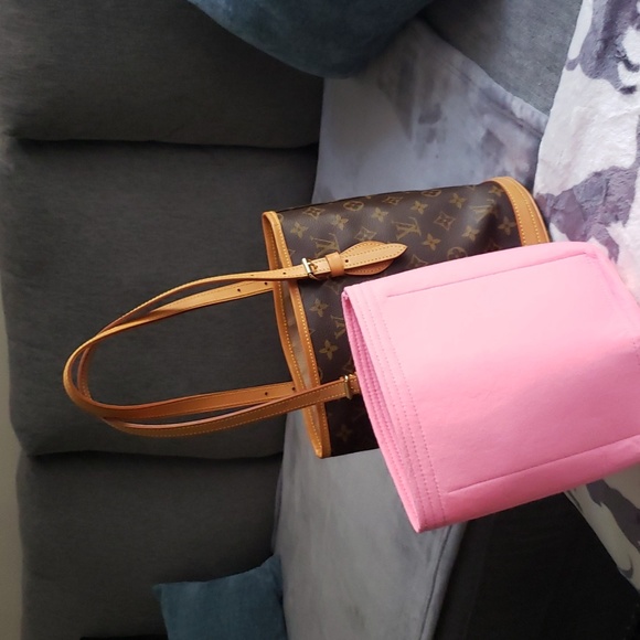 LOUIS VUITTON PETIT BUCKET -  LIKE NEW - Picture 13 of 14